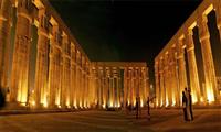 Espectáculo de luz y sonido en el templo de Karnak en Luxor