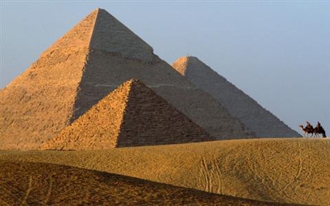 Tour a las pirámides de Guiza  y al Viejo Cairo