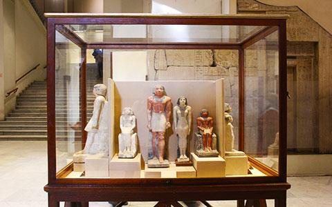 Tour al Museo Egipcio y los Pirámides de Guiza desde Hurghada